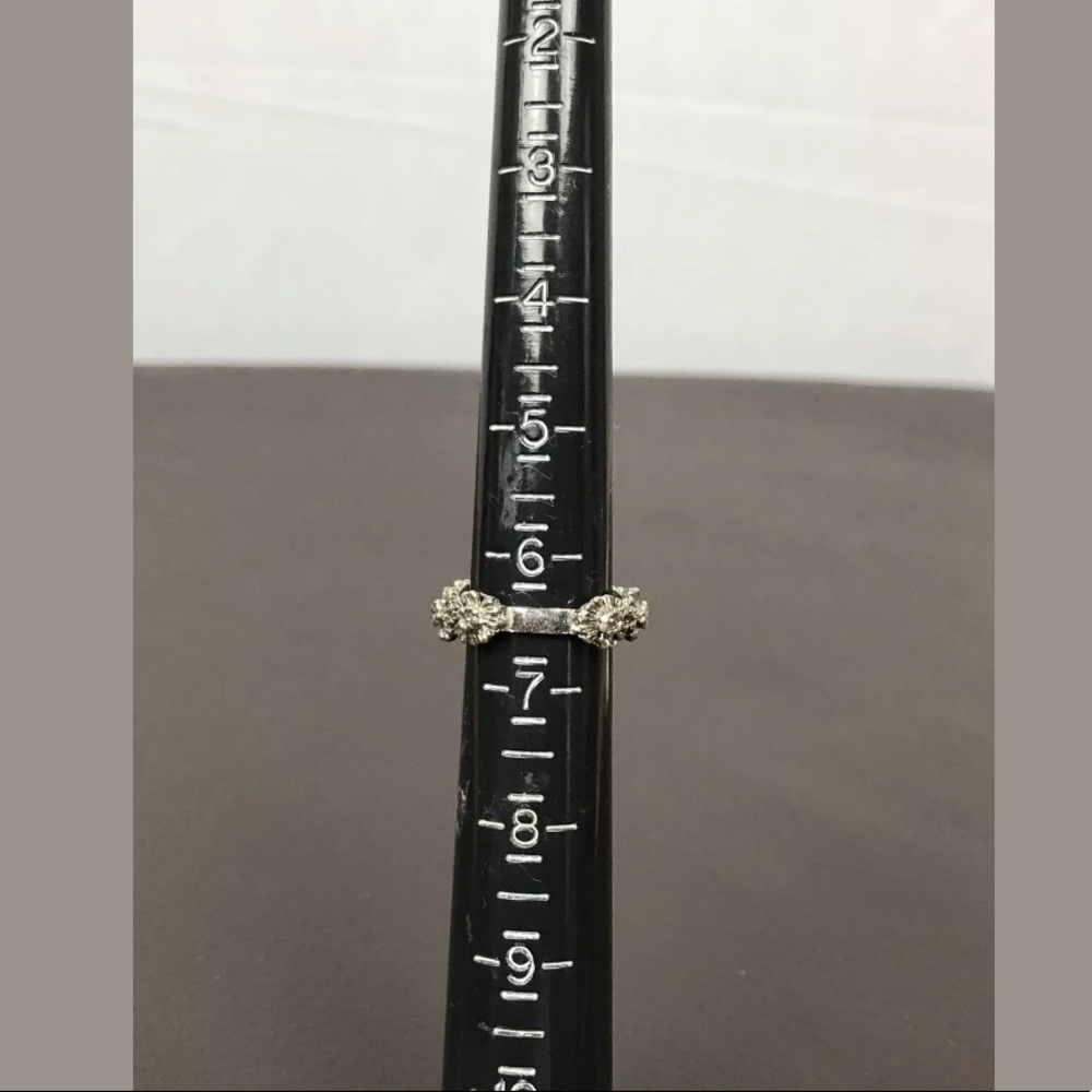 Silver Floral Eternity Ring Stamped Size 7. - Picture 7 of 7